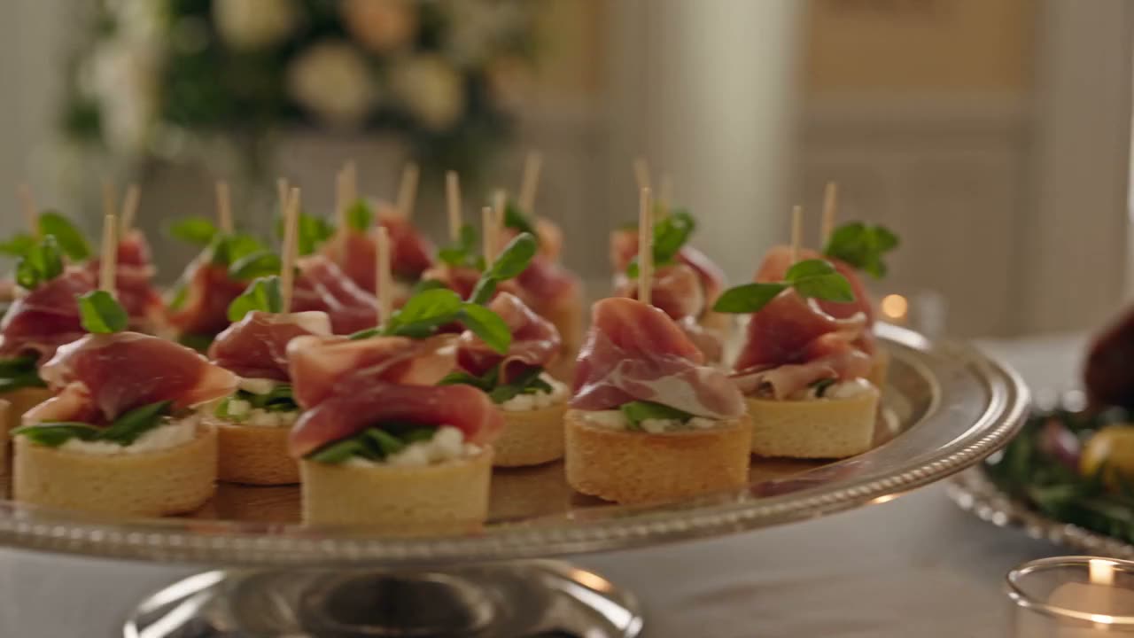 Buffet mit frischen Speisen